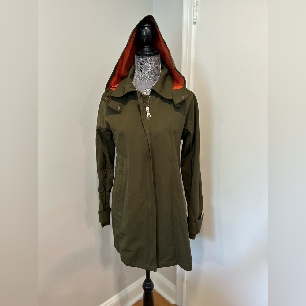 NWOT Vince Camuto Women’s Medium Jacket Dark Green. Full Zip. Removable Hood.